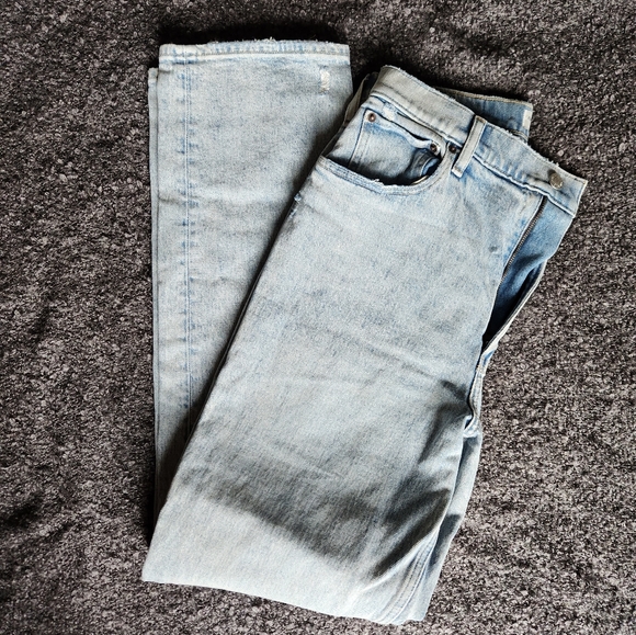 Abercrombie & Fitch Denim - Abercrombie Curve Love 90s Straight Ultra High Rise Light Wash Jeans 30L 10L